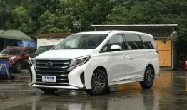 白色传祺汽车商务车m8（传祺汽车白色报价及图片）