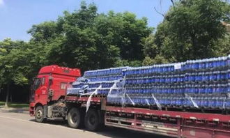 货车不慎散落答题卡，一场意外中的有序重整