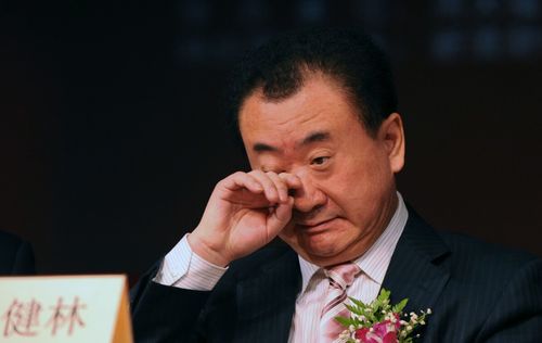 王健林80亿元股权被全部冻结，万达帝国再掀波澜，商业帝国如何应对？