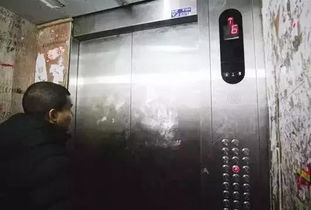 小区电梯惊魂，从15楼滑坠至负1楼的惊险瞬间