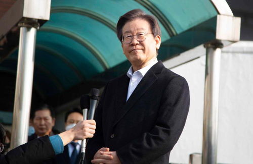 韩媒：李在明在视察山火灾情时遇袭