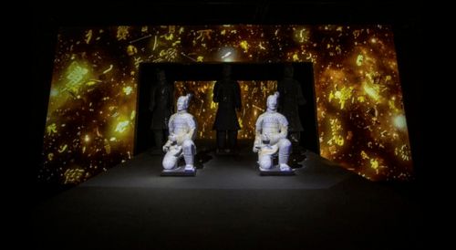 丢那猩有了正经工作，竟然抛绣球？揭秘网红转型背后的故事