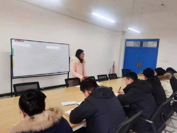 京东收电子商务专业吗