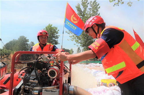 中国救援队在43℃高温下奋战27小时