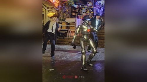 国产机器人再跳电影《功夫》斧头舞
