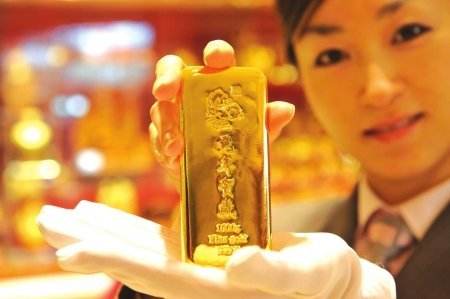 金饰价格一夜大跌22元，消费者喜忧参半