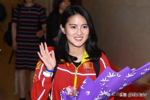 全红婵与郭晶晶的温馨合影，笑容灿烂的瞬间