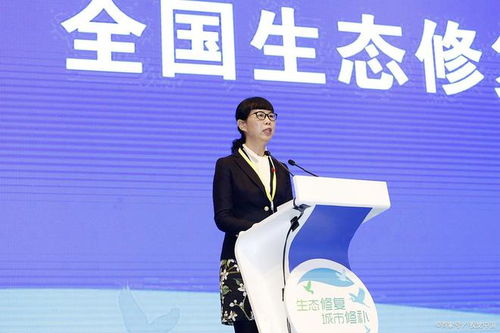 官方回应重庆一码头放生矿泉水事件，倡导环保，禁止此类行为
