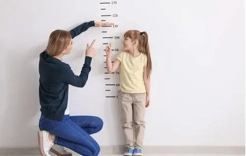 奇迹再现，成年男子身高再增高20cm，骨龄竟如少年般停留在13至15岁