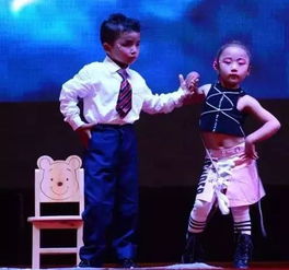 义乌小孩哥惊艳五国语言，带货实力惊呆众人！
