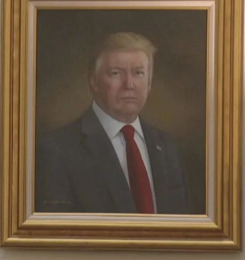普京送给特朗普的肖像画长这样