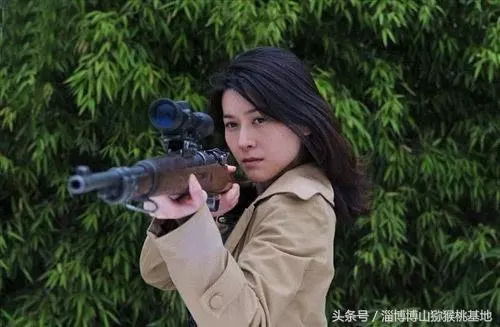 神二十升空瞬间00后女警仰头哽咽