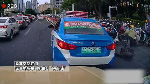 悲剧再现！两辆出租车为抢客相撞，乘客无辜受害