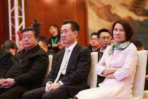 董明珠直言不讳，有人一有点小钱就搞小三小四